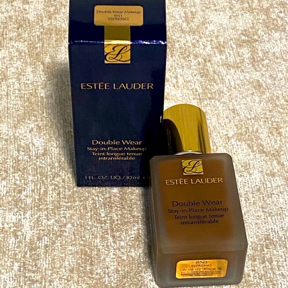 Estée Lauder - Picture 1 of 1